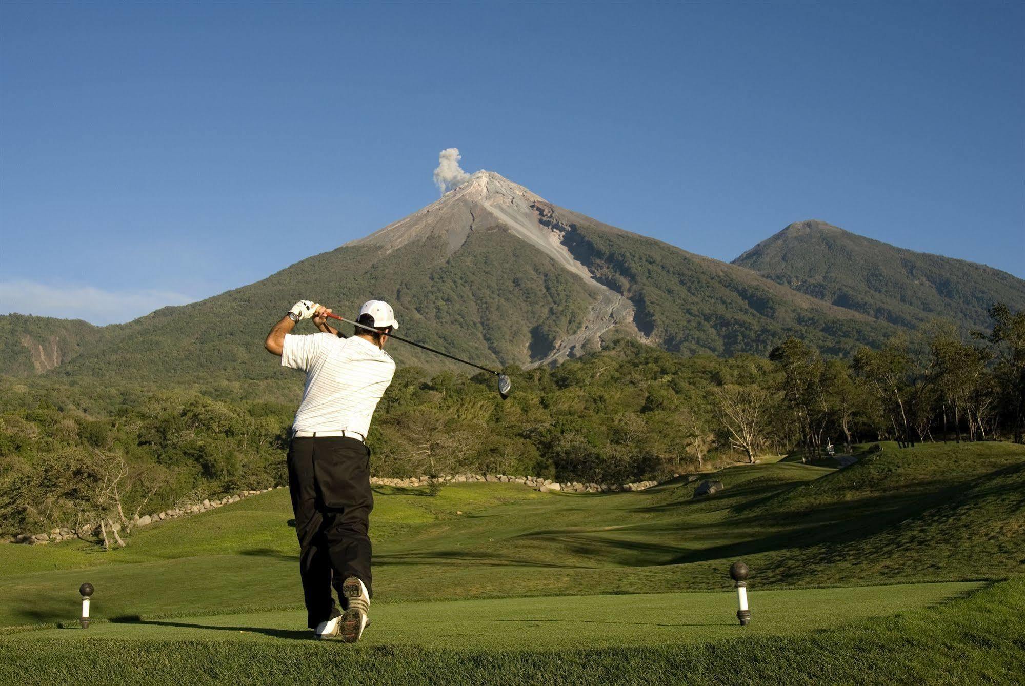 Hotel La Reunion Golf Resort And Residences Антигуа-Гватемала Экстерьер фото