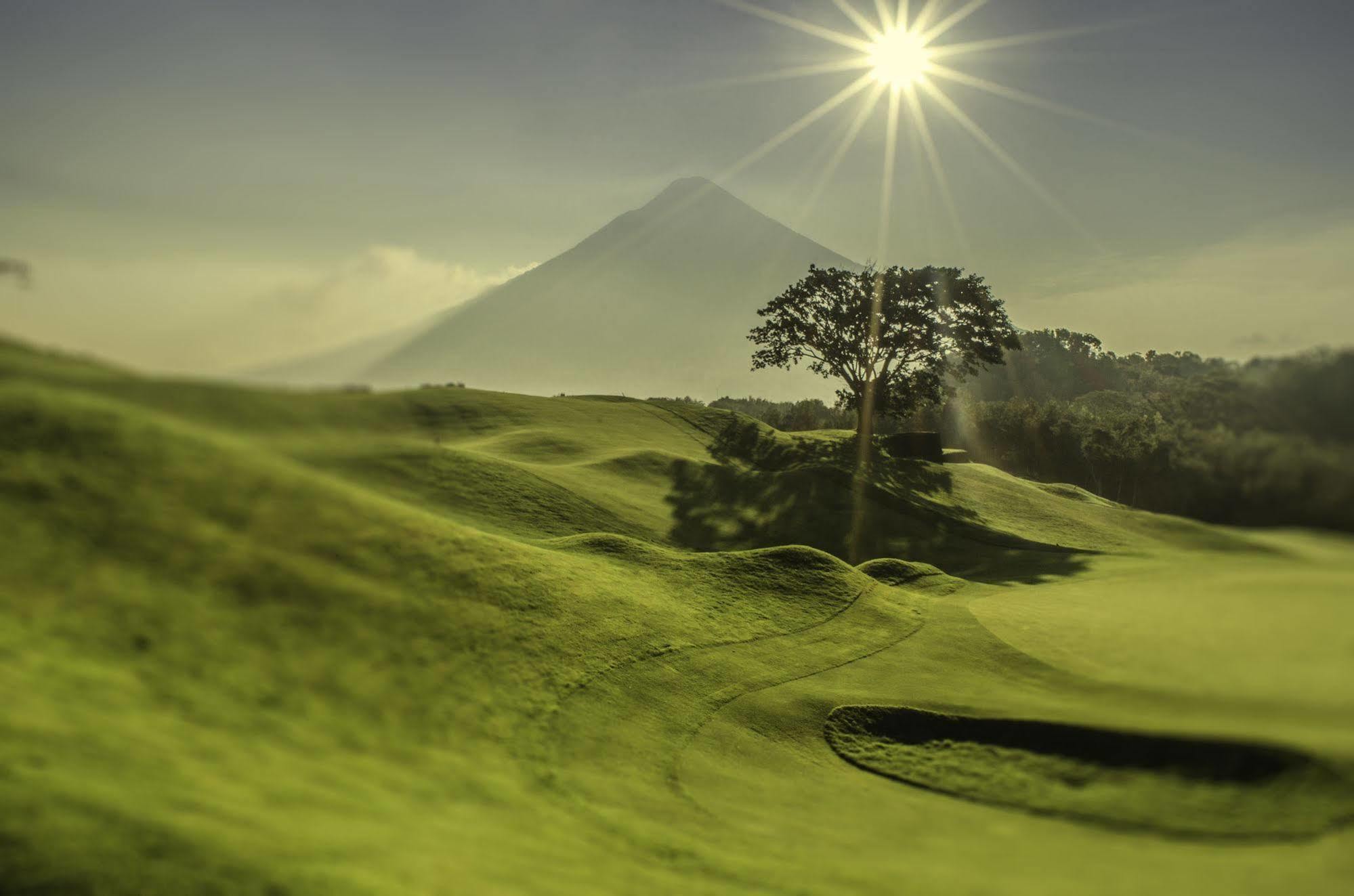Hotel La Reunion Golf Resort And Residences Антигуа-Гватемала Экстерьер фото