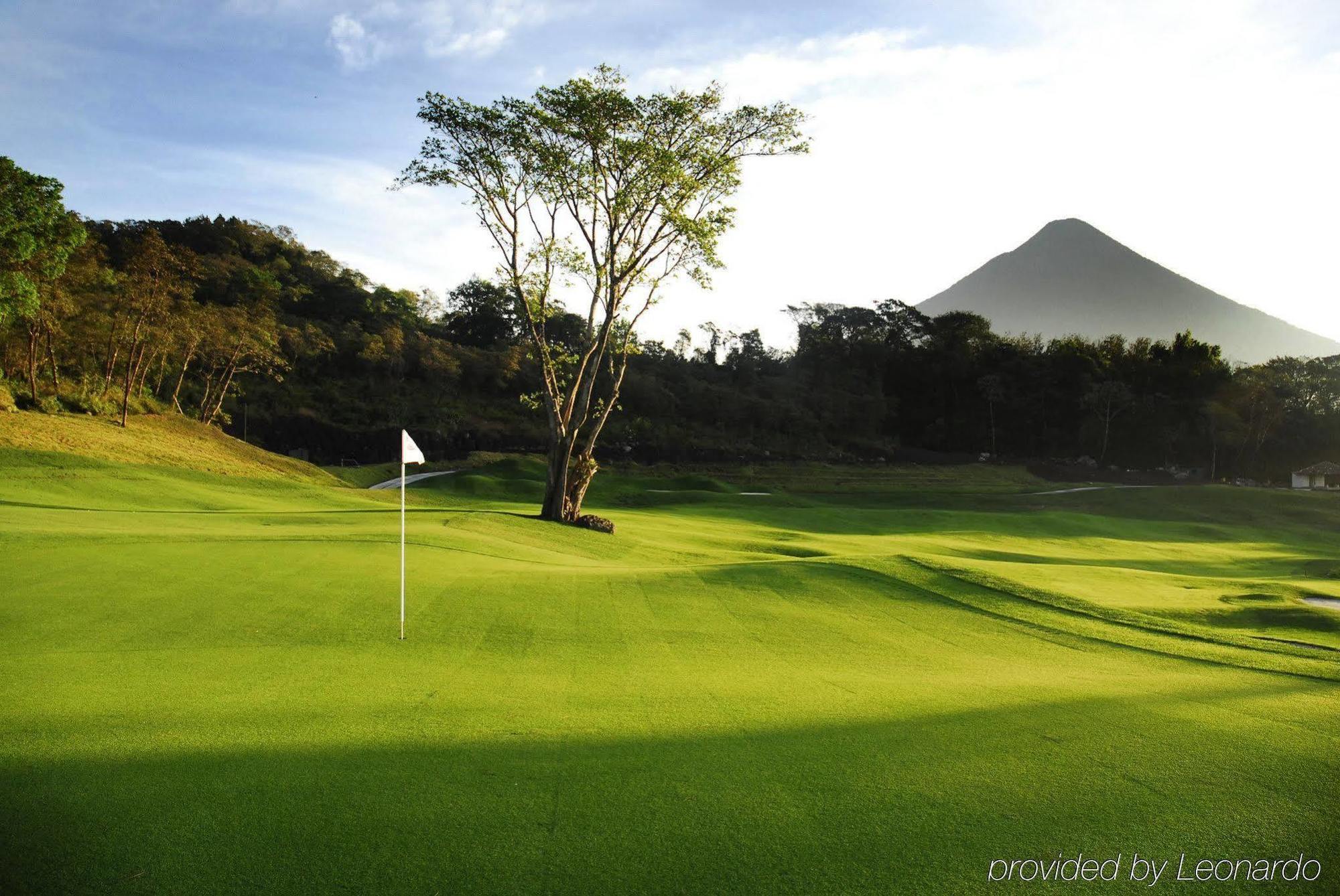 Hotel La Reunion Golf Resort And Residences Антигуа-Гватемала Экстерьер фото